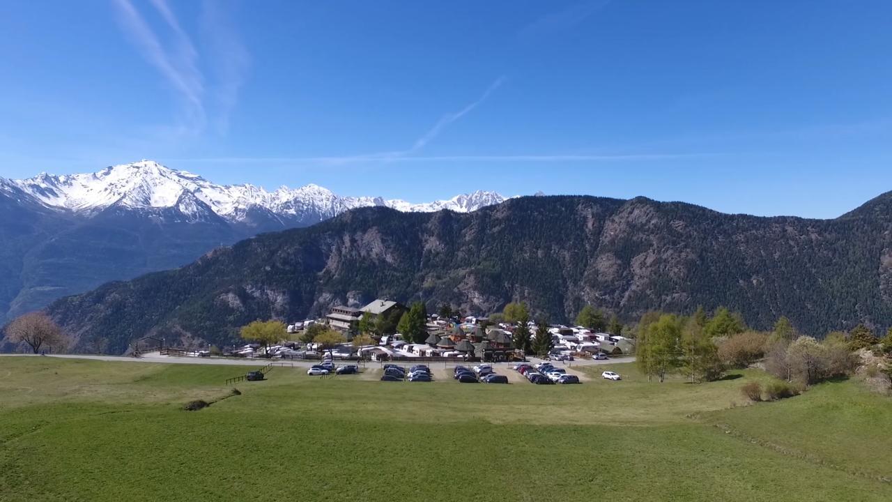 Dalai Lama Village Antey-Saint-André Esterno foto